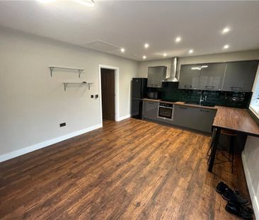 Mayford Green, Woking, Surrey, GU22 0PN - Photo 2