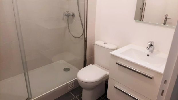 location Appartement T1 DE 27m² À PARIS - Photo 1