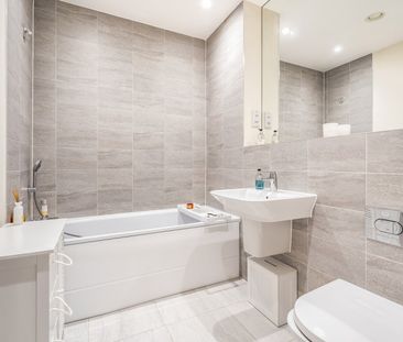 Bell Farm Way, Walton-on-Thames - 2 bedrooms Property for lettings ... - Photo 6