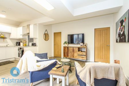 3 bed Apartment for Rent - Photo 2