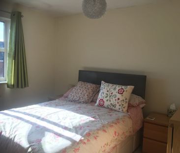 2 Bed Terraced House, Rowley Drive, NG5 - Photo 2