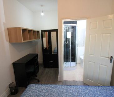 4 bedroom terraced house to rent - Photo 1