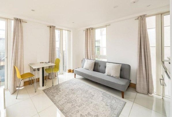 Studio to rent - Photo 1