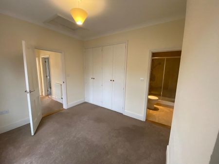 2 bedroom end of terrace house to rent - Photo 3