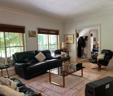 Large home with land and paddocks - Photo 2