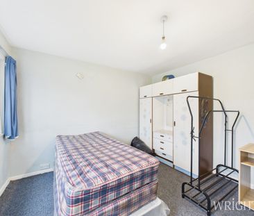 4 bedroom End Terraced House - Travellers Lane, Hatfield - Photo 6