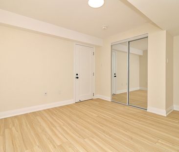 For Lease - 373 CREEK PATH Avenue, Oakville, Ontario - Photo 1