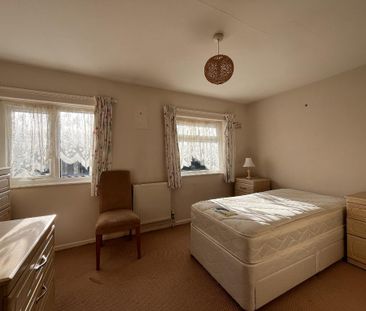 3 bedroom end of terrace house to rent - Photo 4