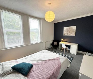 5 bedroom terraced house to rent - Photo 4