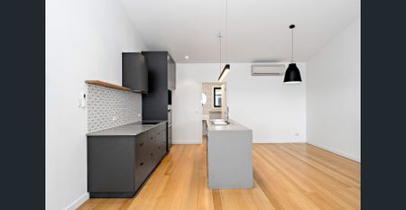 Modern 3 Bedroom Townhouse Available Now For Lease - Photo 4