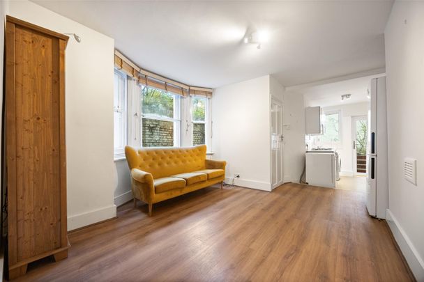 Iverson Road, West Hampstead, London - Photo 1