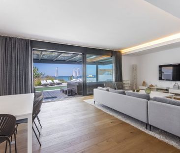 Villa Sanchez, Luxury Beachfront Villa to Rent in East Marbella - Photo 3