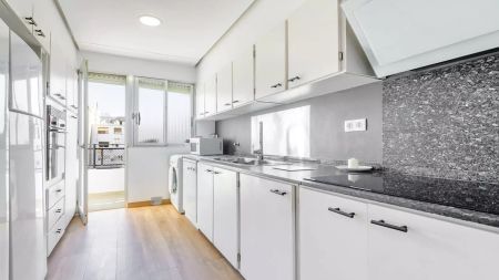 Room in a shared 7-bedroom apartment for rent in Russafa - Foto 5