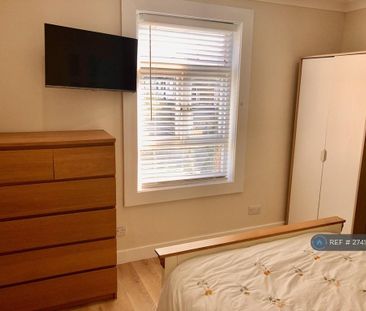 4 bedroom end of terrace house to rent - Photo 3