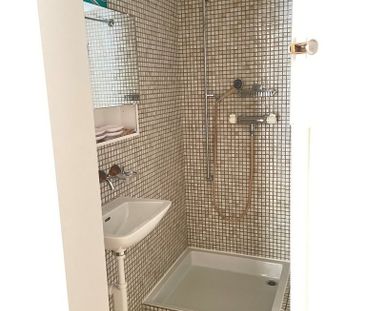 Wir bieten eine renovierte Wohnung im Zentrum von Wollishofen an. - Photo 6