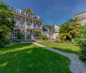 Villa de Maître du 19 ème siècle en bord de Seine - Photo 1