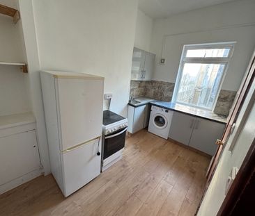 2 Bed Flat, Western Road, BN3 - Photo 3