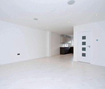 4 bedroom terraced house to rent - Photo 1
