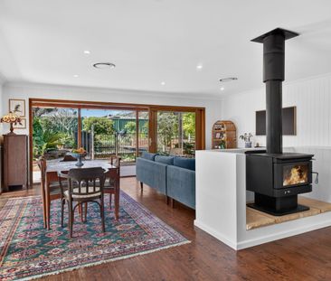 Spacious Family Home with Pool, Solar & EV Charging - Photo 4