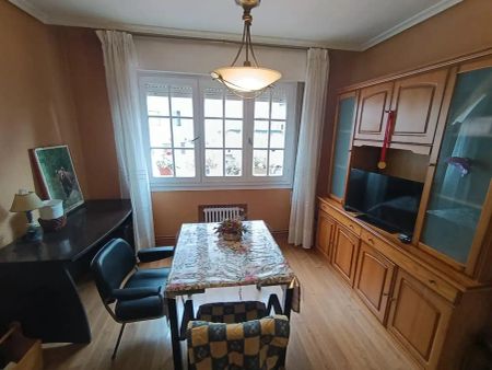 Apartamento de alquiler en Doctor Graiño, Centro - Photo 2