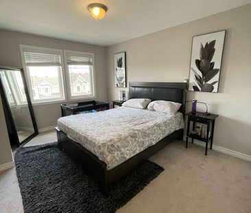 For Lease - 916 Fameflower Street, Barrhaven, Ontario - Photo 2