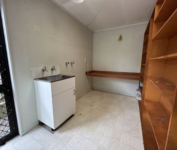 Tidy Unit on Otaika Road - Photo 6
