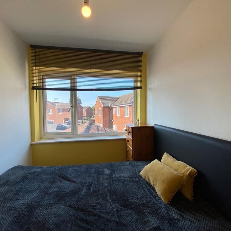 1 bedroom in a house share to rent - Photo 1