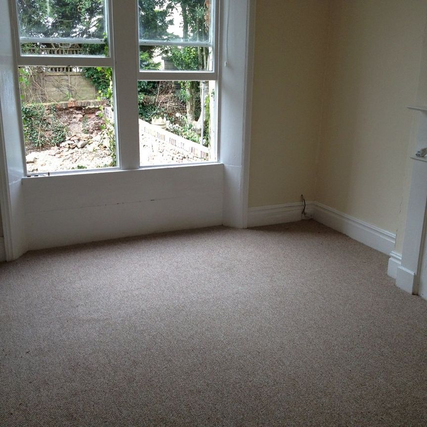 8 Bed Terraced House, Collingwood Road, BS6 - Photo 1