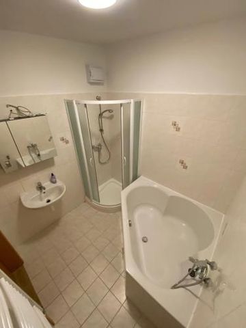 Prenájom 3-izbového bytu s 2 parkovacími miestami – Hornádska, - Fotografia 4