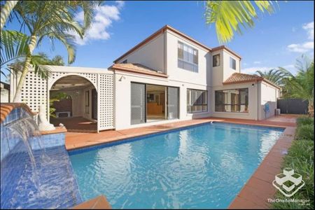 Helensvale Stunning Home in The Perfect Location - Photo 4