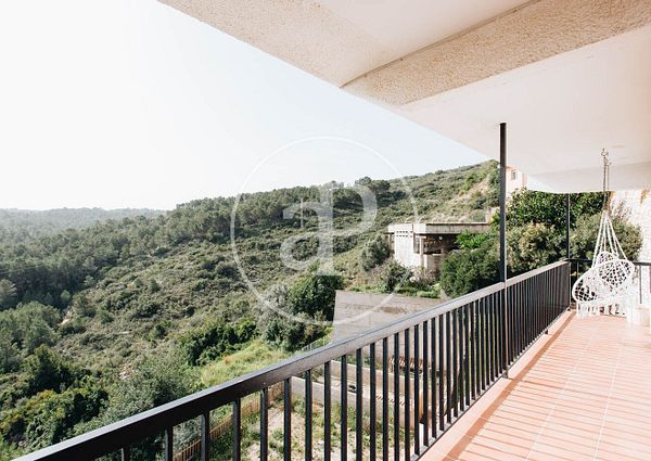 Villa with wonderful views in Calicanto