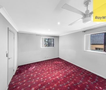 Spacious Five Bedroom 2-Storey Family Living In Leafy Pocket - Photo 4