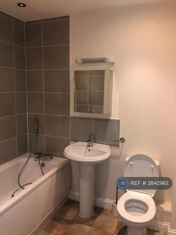 2 bedroom end of terrace house to rent - Photo 5