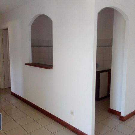 Location Appartement 3 pièces 51m² LE TAMPON 97430 - Photo 4