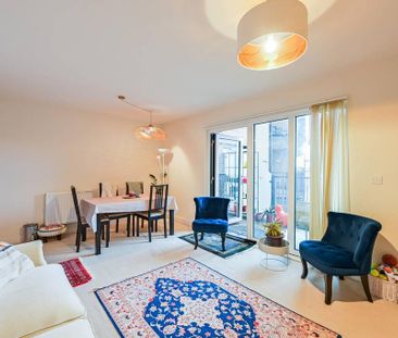 3 bedroom flat to rent - Photo 1