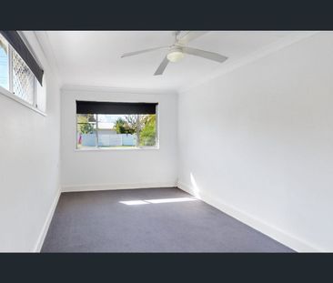 18 Egret Avenue, Burleigh Heads, Qld 4220 - Photo 6