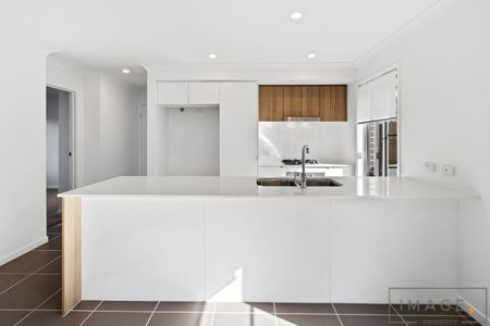 FAMILY HOME WAITING FOR YOU TO MOVE IN! - Photo 2