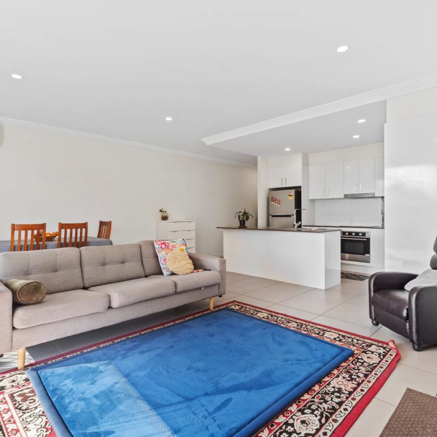 Unit in heart of Chermside - Photo 1