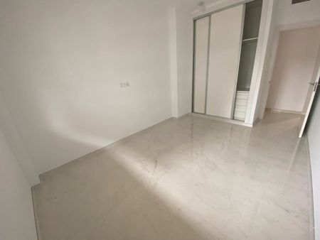 Piso de alquiler en Avenida Doctor Arturo Cortes, Facultad de Medicina - Photo 5