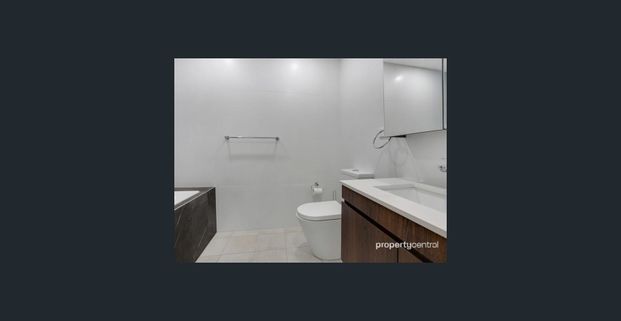 SPACIOUS TOP FLOOR APARTMENT WITH AMAZING VIEWS - Photo 1