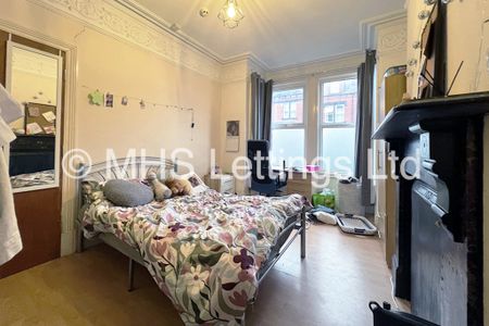 4 Bedroom Mid Terraced House for rent in Burchett Grove - Photo 5