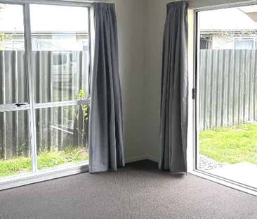 Cozy Three-Bedroom Family Home - Photo 1