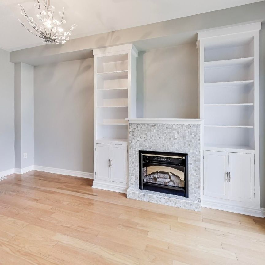 For Lease - 33 Pearcey Crescent, Barrie, Ontario - Photo 1