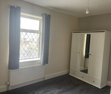2 bedroom end of terrace house to rent - Photo 5