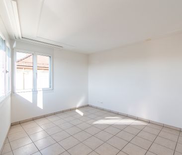 Zentrale, helle 3.5 Zimmer-Wohnung mit Balkon - Photo 5