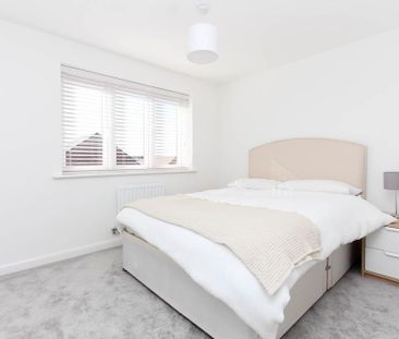 3 bedroom detached house to rent - Photo 2