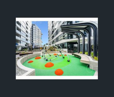 Modern 2-Bedroom Apartment in the Heart of Box Hill - Photo 3