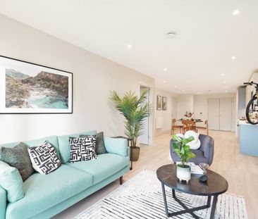 The Oakgate, KT22 7RZ, Surrey - Photo 2