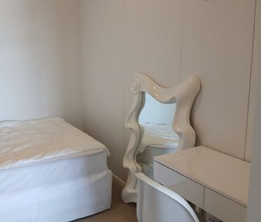 Putney Way Apartment in the Heart of Manukau CBD - Photo 1