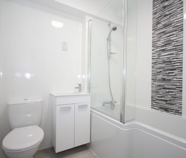 Oriental Road, Woking - Photo 3
